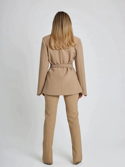 Slim Waist Look Blazer